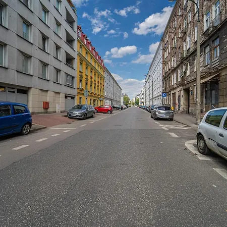 Koneser Apartment - Workspace, Balcony, Subway - By Rentujemy Warsaw Exterior photo