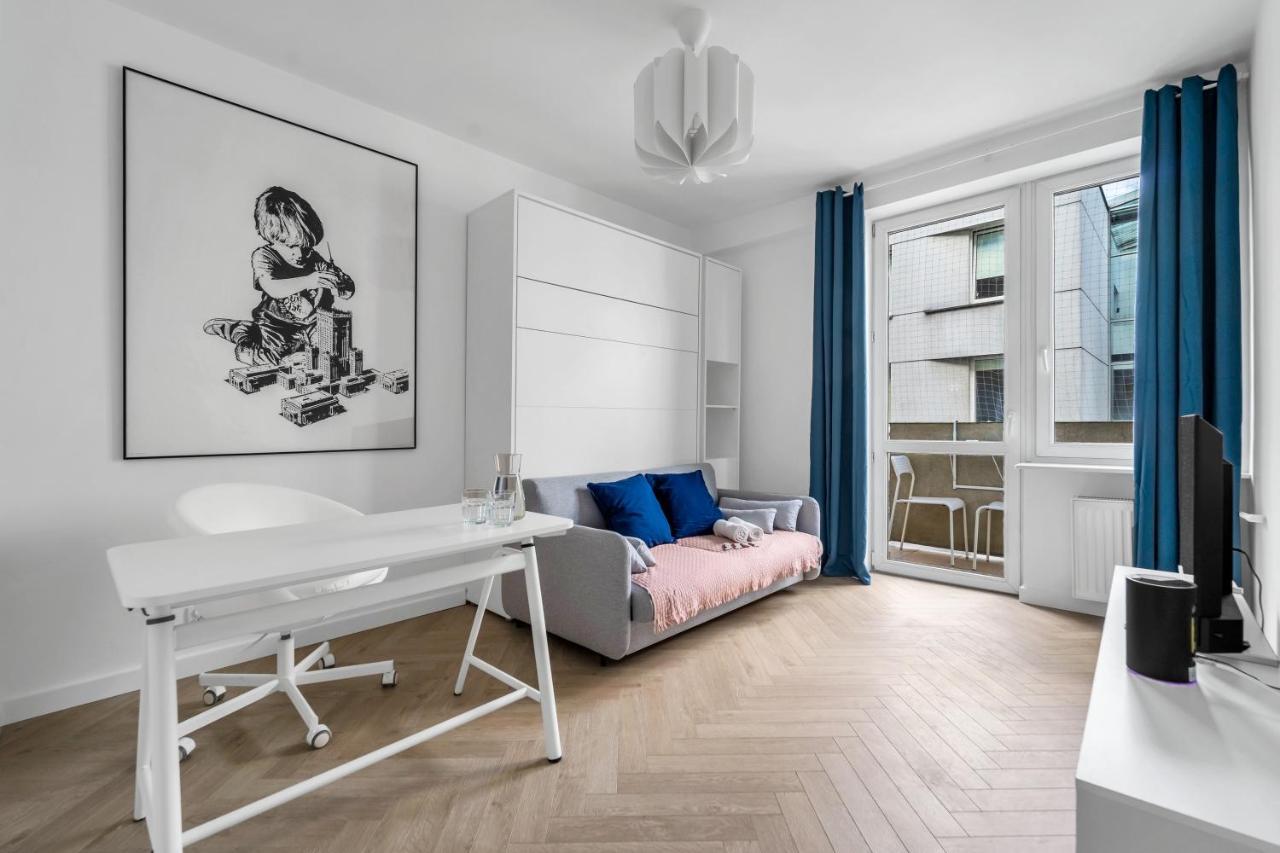 Koneser - Workspace, Balcony, Subway - By Rentujemy Apartment