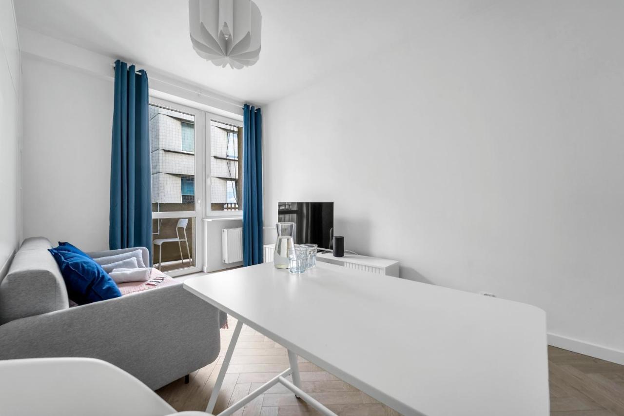 Koneser - Workspace, Balcony, Subway - By Rentujemy Apartment *