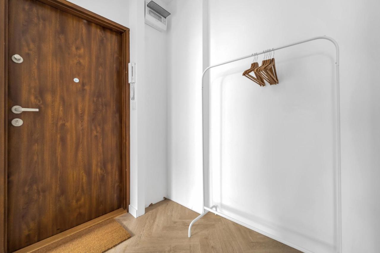 Apartment Koneser - Workspace, Balcony, Subway - By Rentujemy Warsaw