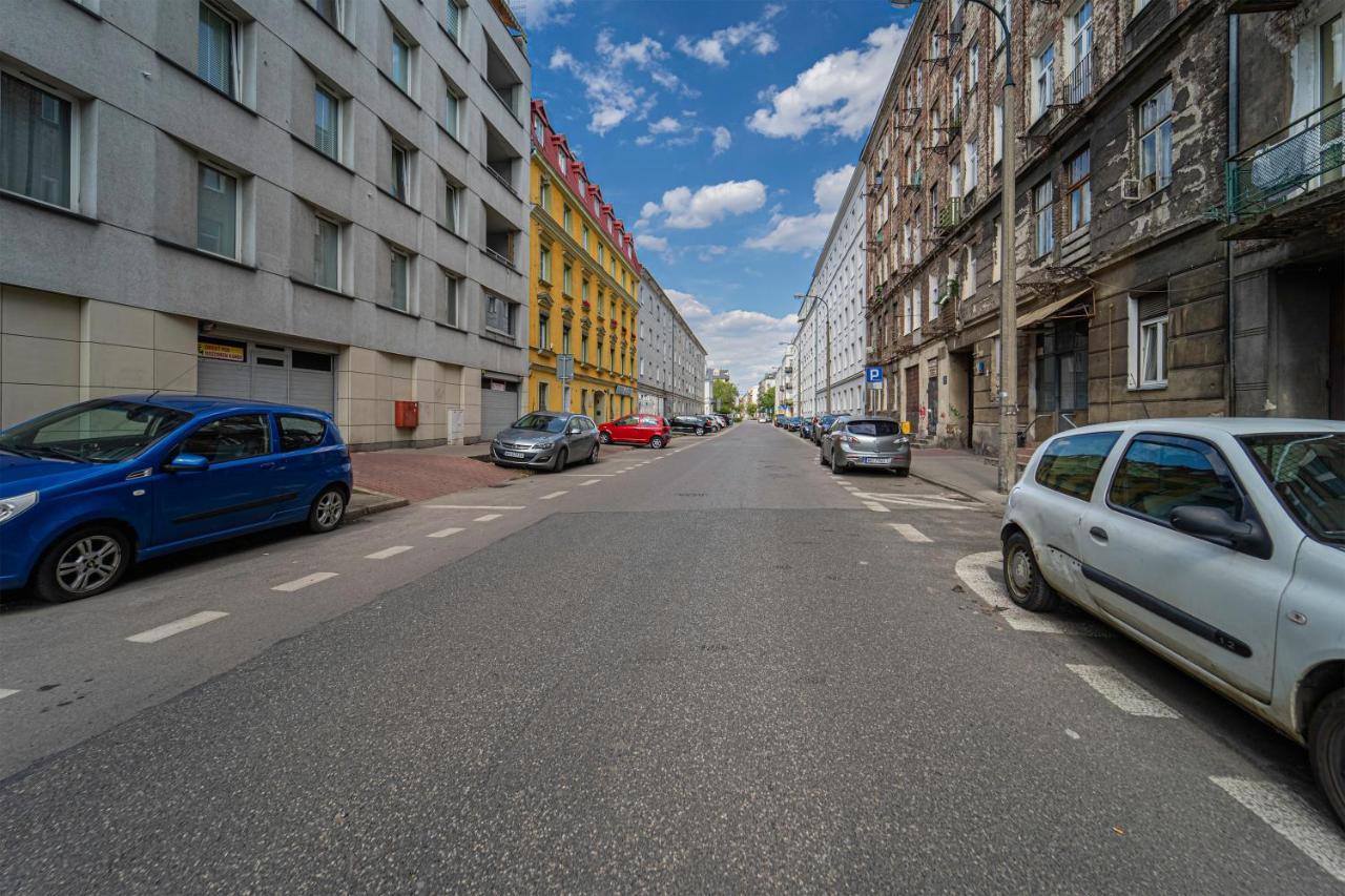 Koneser - Workspace, Balcony, Subway - By Rentujemy Apartment Warsaw